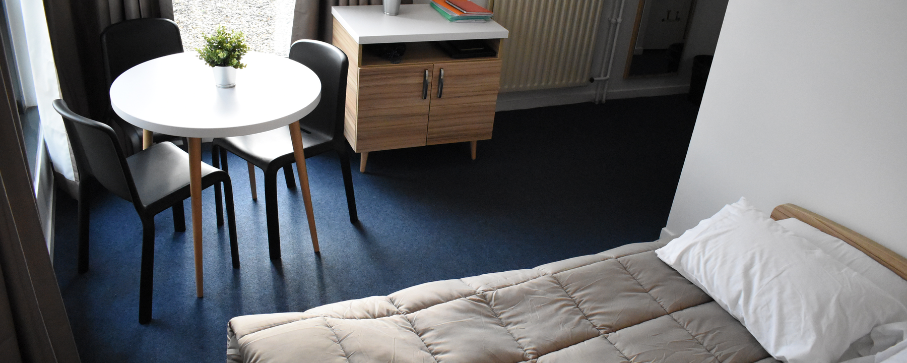 LE FOYER DE JEUNES TRAVAILLEURS