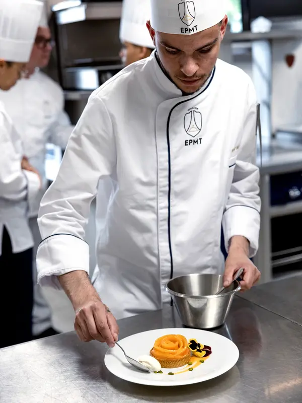 CS Cuisinier en desserts de restaurant