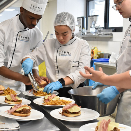 DÉJEUNER SOLIDAIRE À L'EPMT