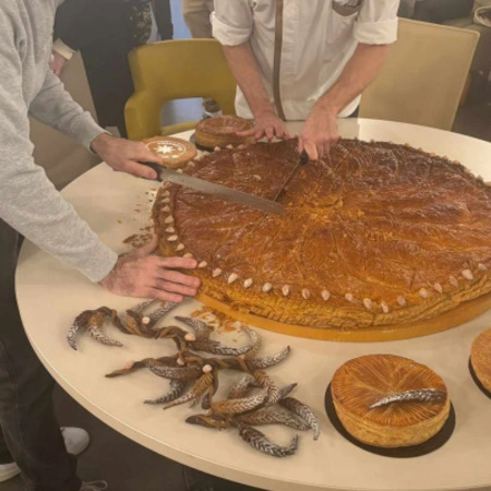 LA TRADITIONNELLE GALETTE DU PERSONNEL