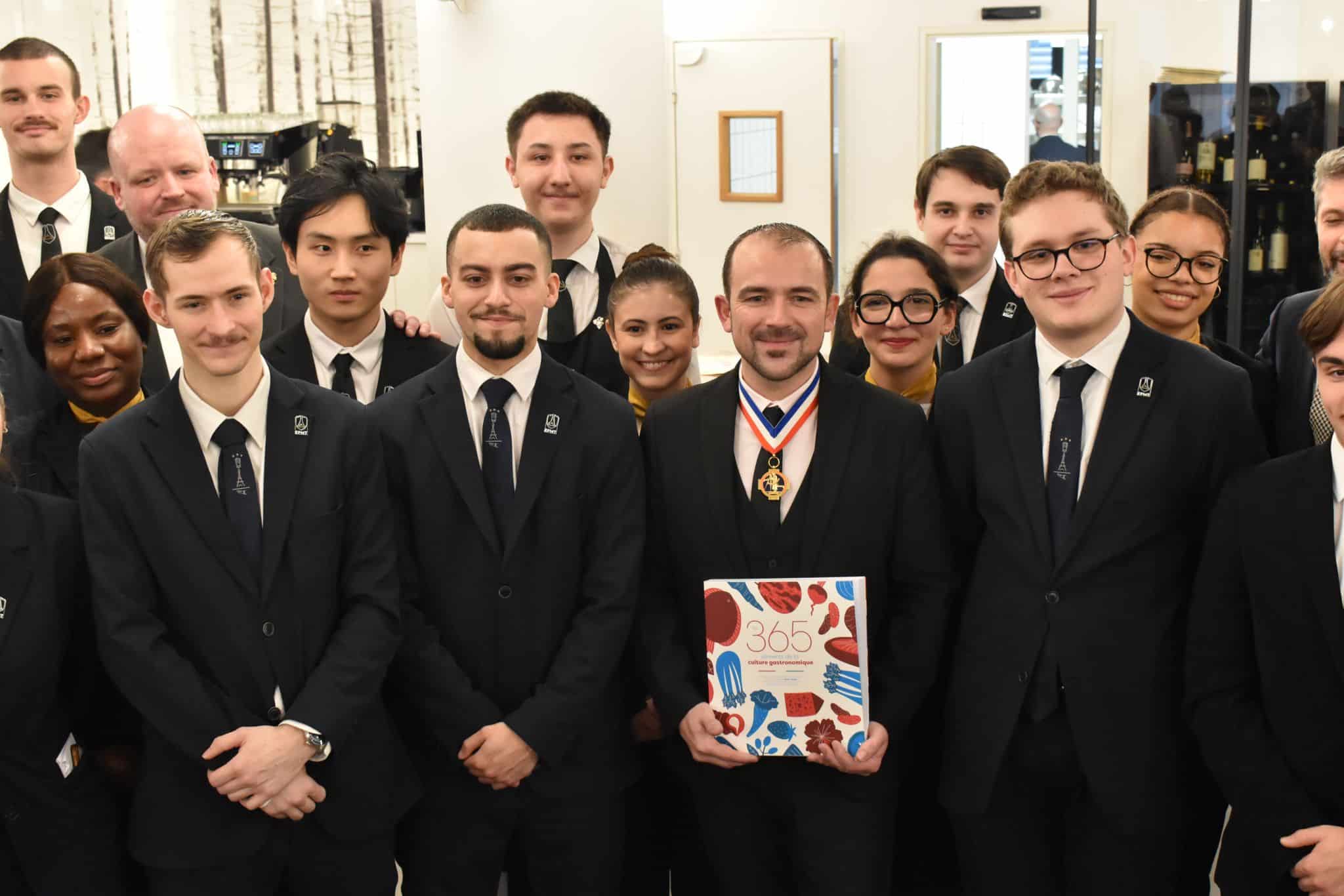 QUAND UN MOF ET DES APPRENTIS FONT PARLER LA GASTRONOMIE