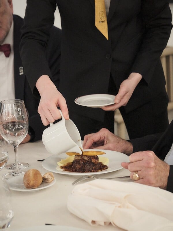 Titre Pro Serveur orientation bistrot et café